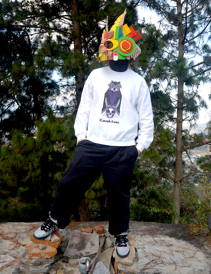 KITSCH-BENT SWEATER OWL